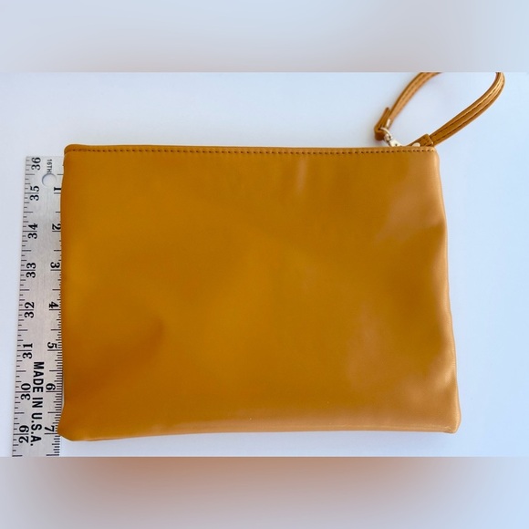 Moda Luxe Vegan Leather Large Woven Tote Bag and Matching Pouch Pink Coral EUC - Picture 3 of 9